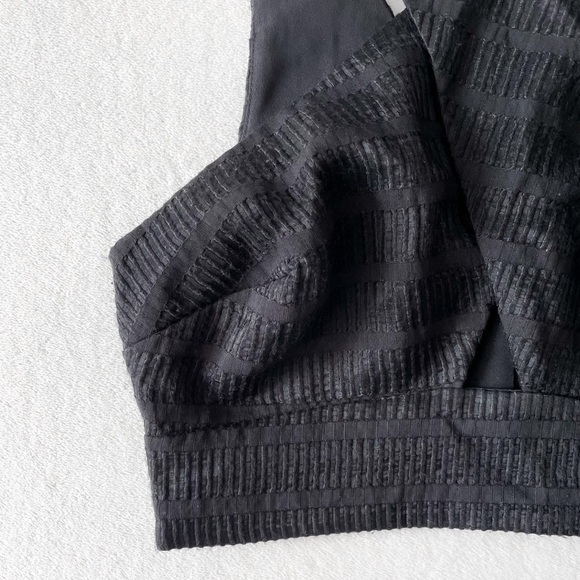 MARCIANO Cross-front Crop Top - Picture 5 of 11